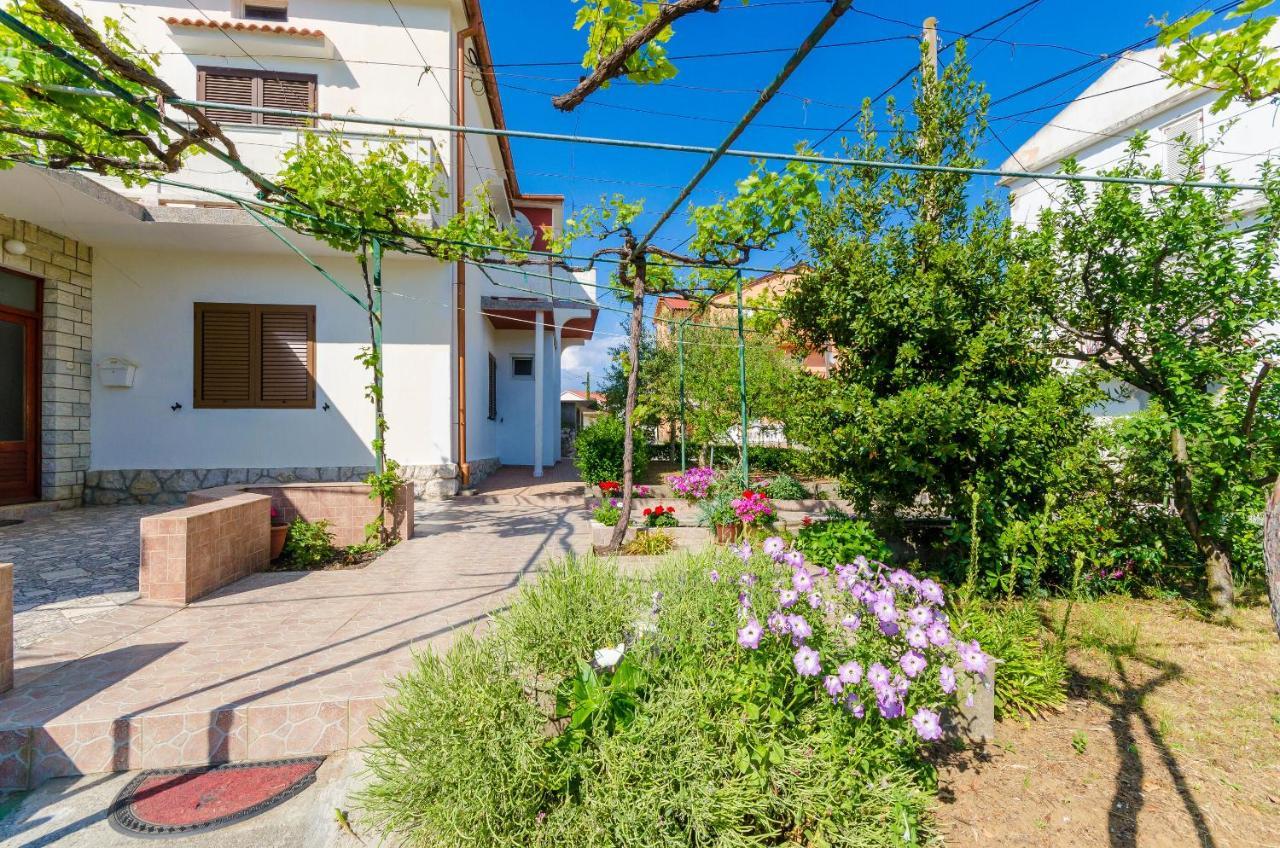 Apartments Anica F Lopar Exterior foto