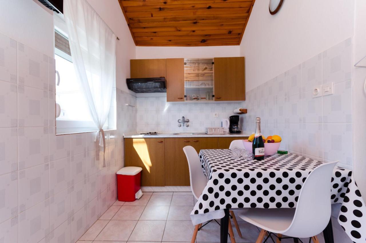 Apartments Anica F Lopar Exterior foto
