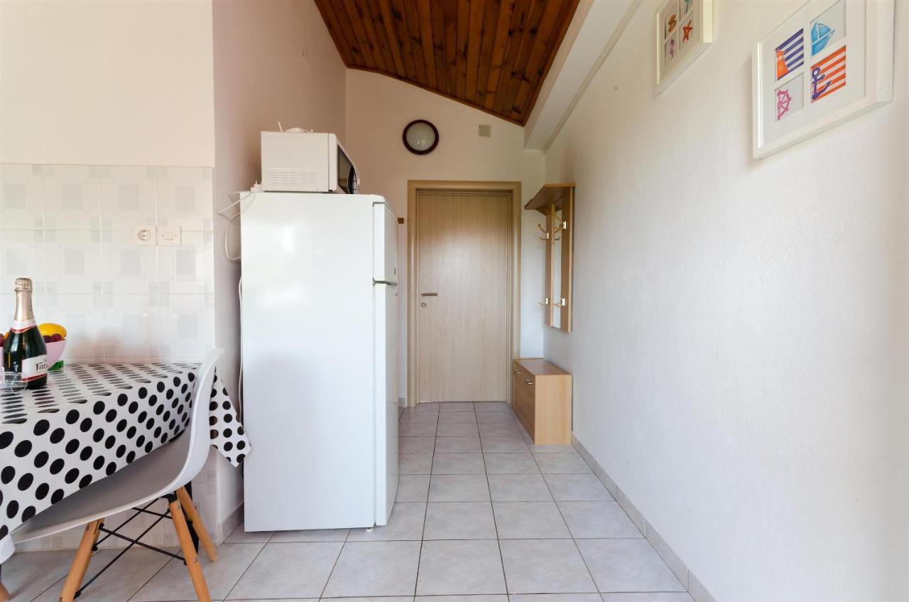 Apartments Anica F Lopar Exterior foto
